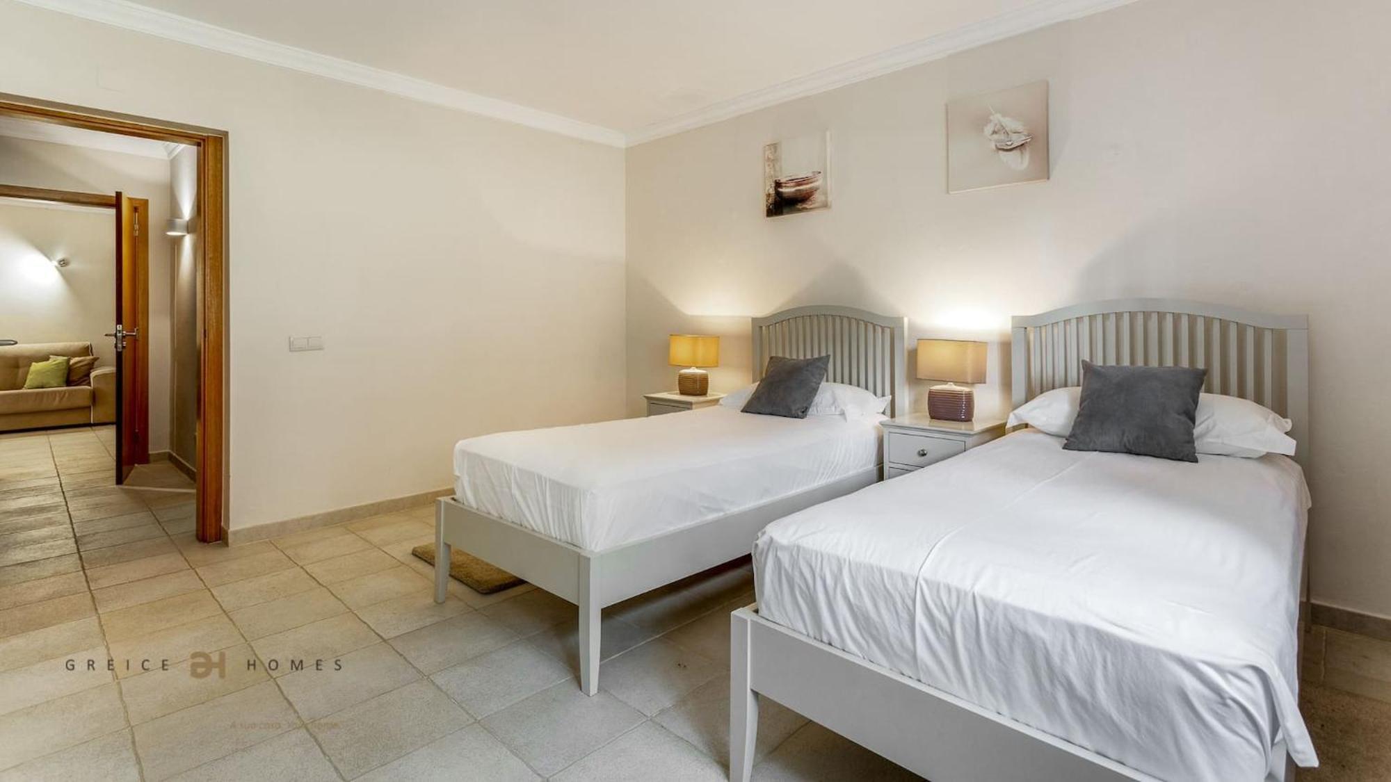 Luxuosa Moradia V5 Em Quarteira - Greice Homes Экстерьер фото