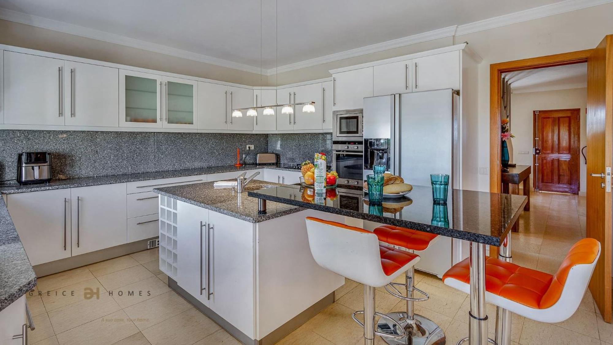 Luxuosa Moradia V5 Em Quarteira - Greice Homes Экстерьер фото