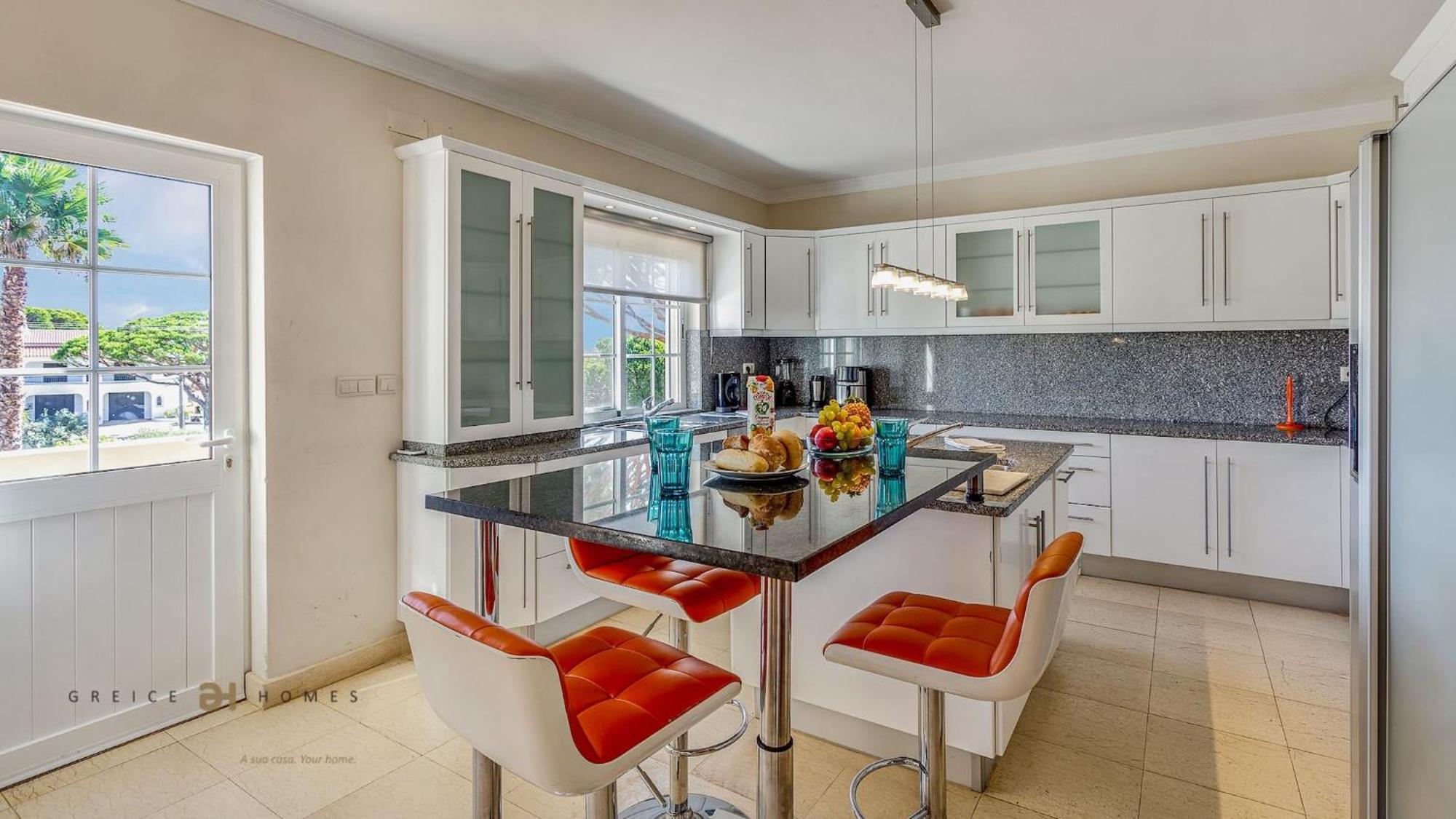 Luxuosa Moradia V5 Em Quarteira - Greice Homes Экстерьер фото